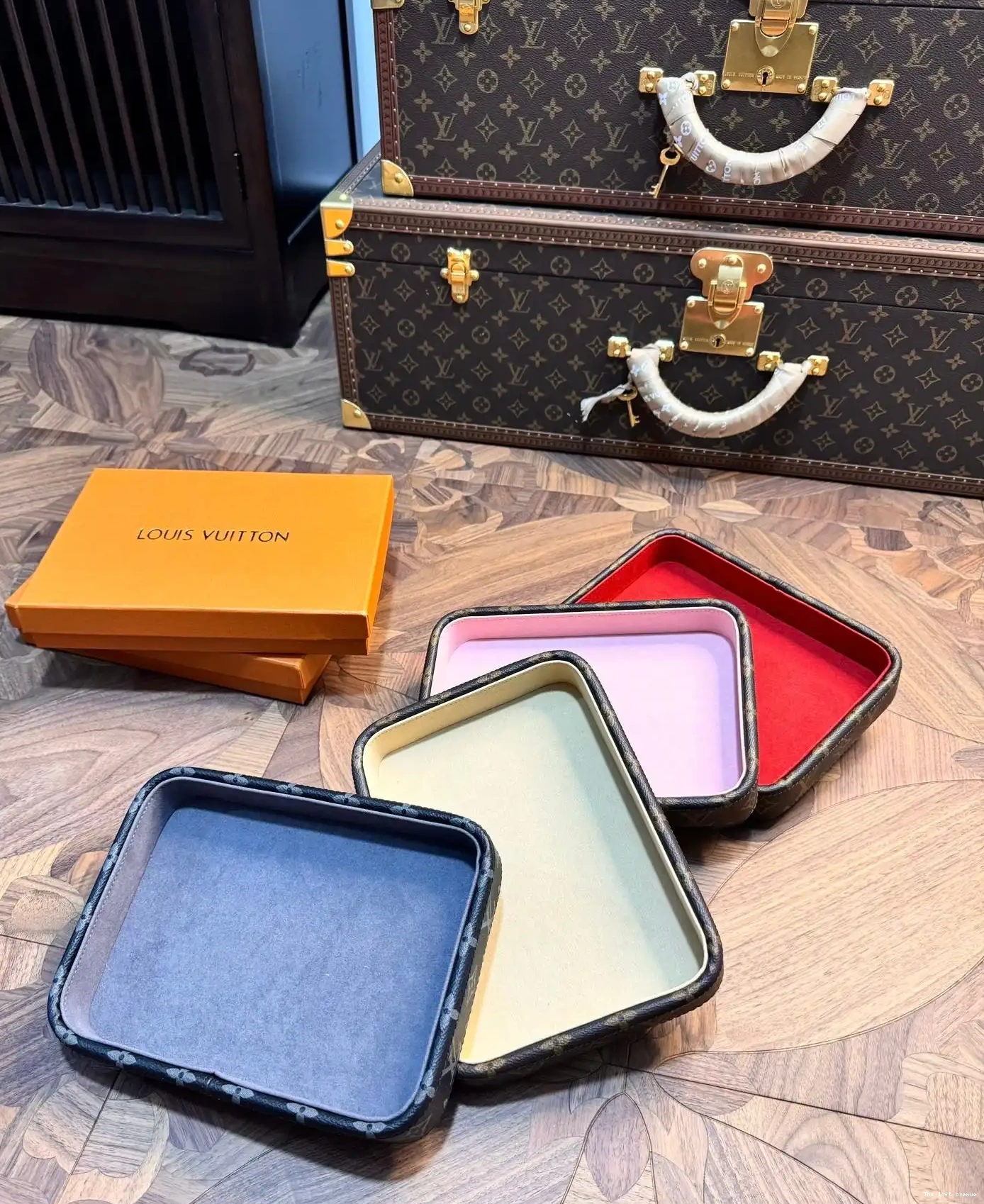 LV VALET TRAY CUSTOM 0522